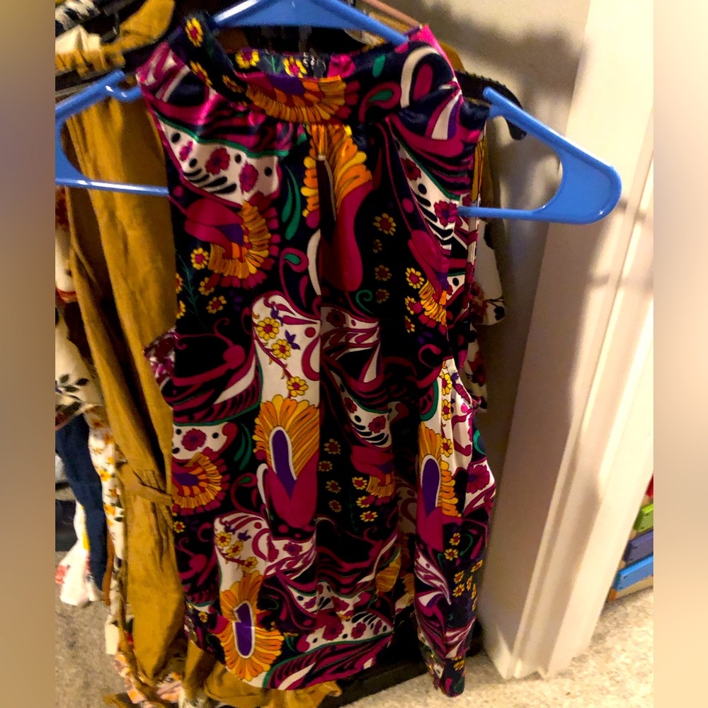 Woman’s blouse size small